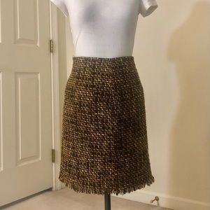 18% wood winter skirt, brown color.
